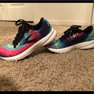 Brooks Launch 7
